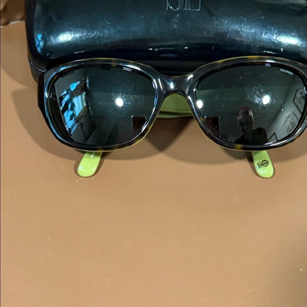 Jennifer Lopez Black and Lime Sunglasses - Picture 4 of 6